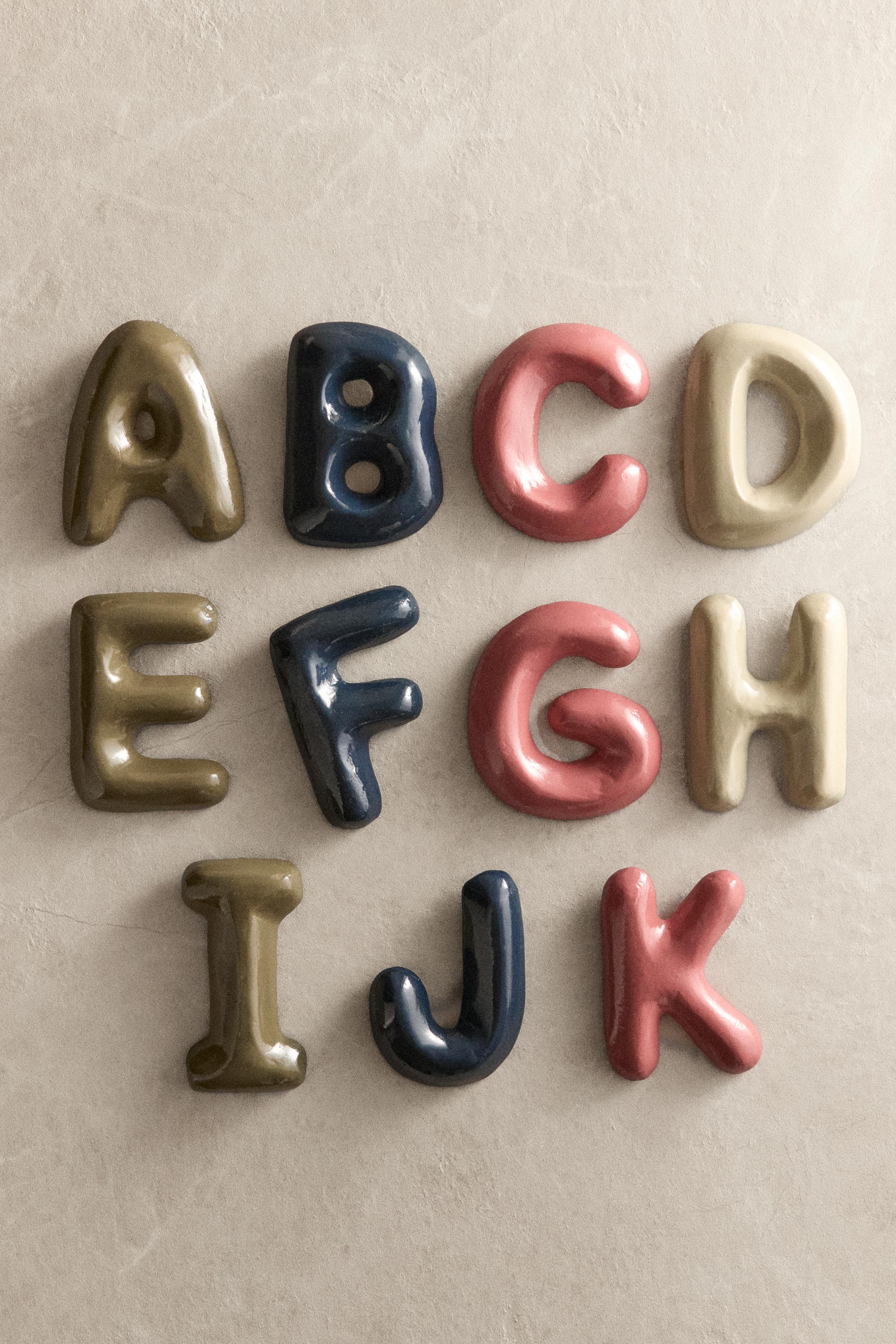WALL LETTER ORNAMENT
